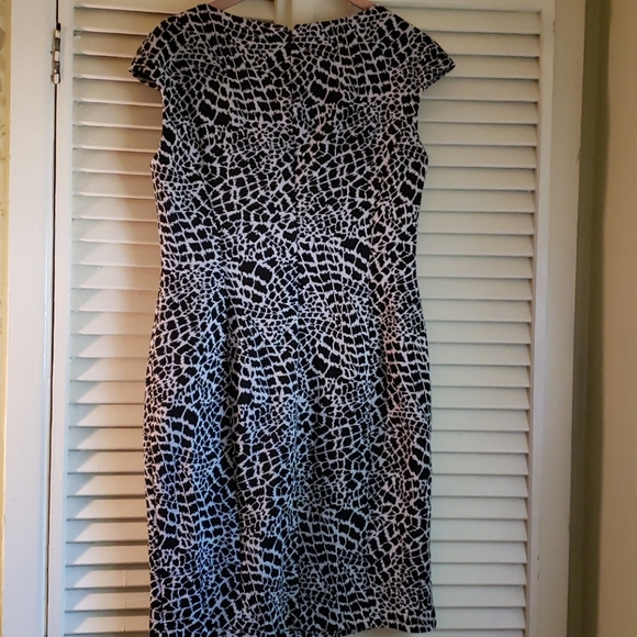 Dress by Jones Wear - Picture 6 of 6